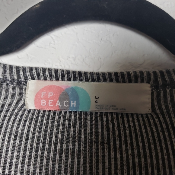 FP BEACH flowy open back stripped sleevless dress - Picture 4 of 9